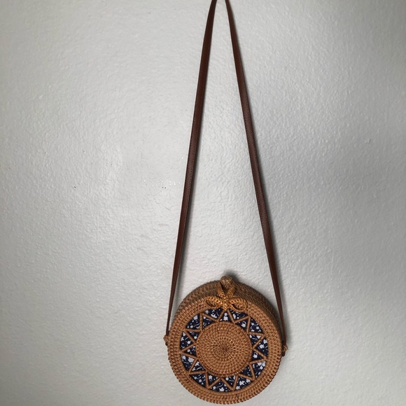 Handbags - Wicker canteen bags.